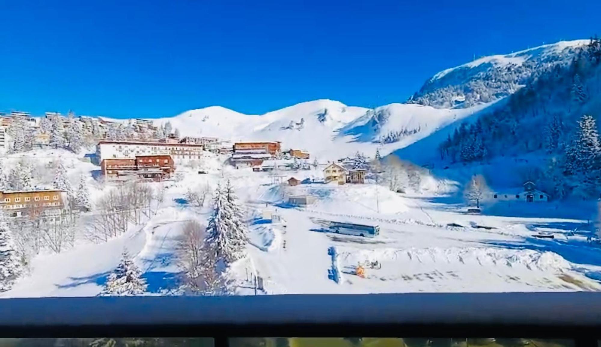 Appartement Lou Pied De Piste Chamrousse Kültér fotó